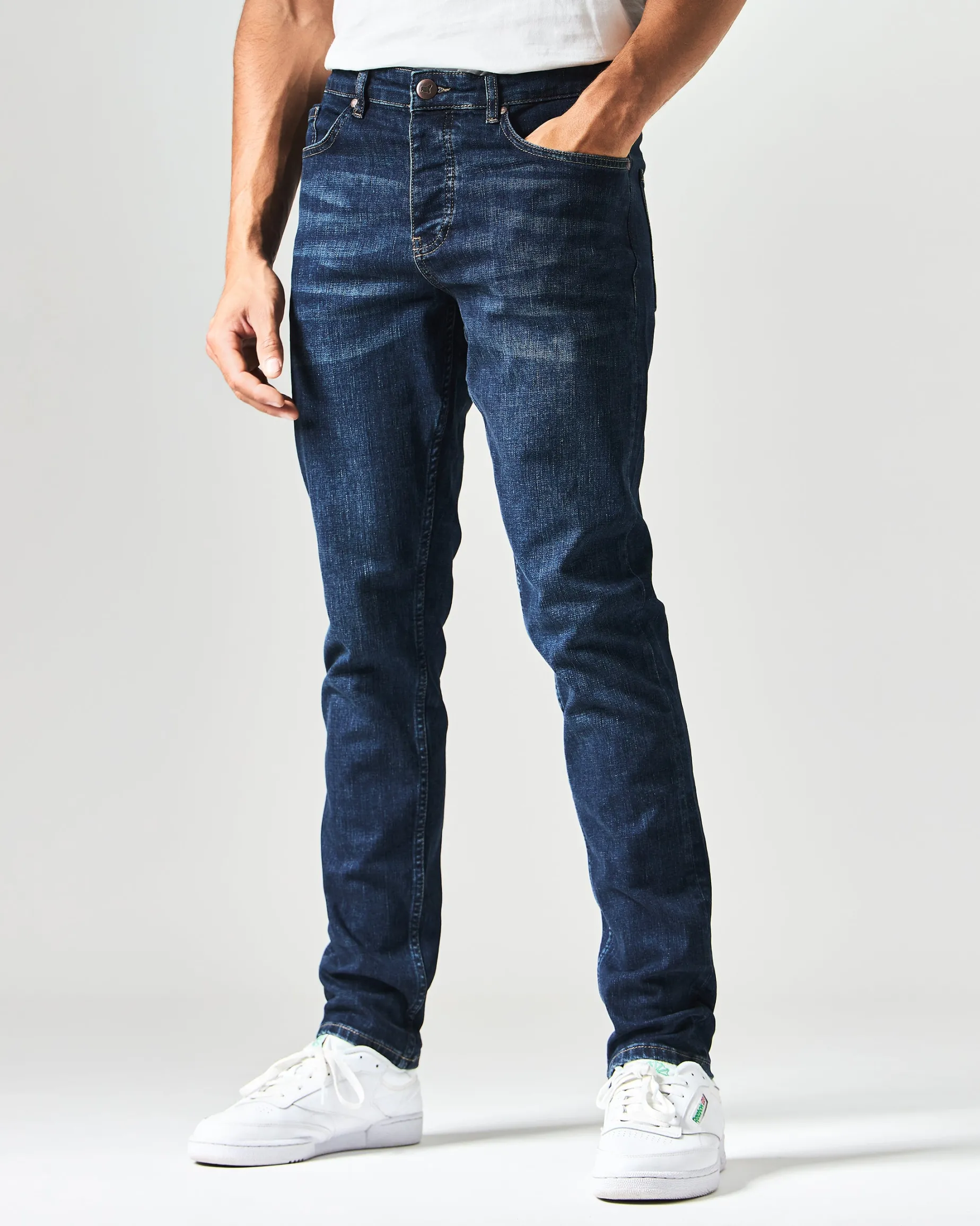 444 Tapered Dark Vintage Denim Jeans